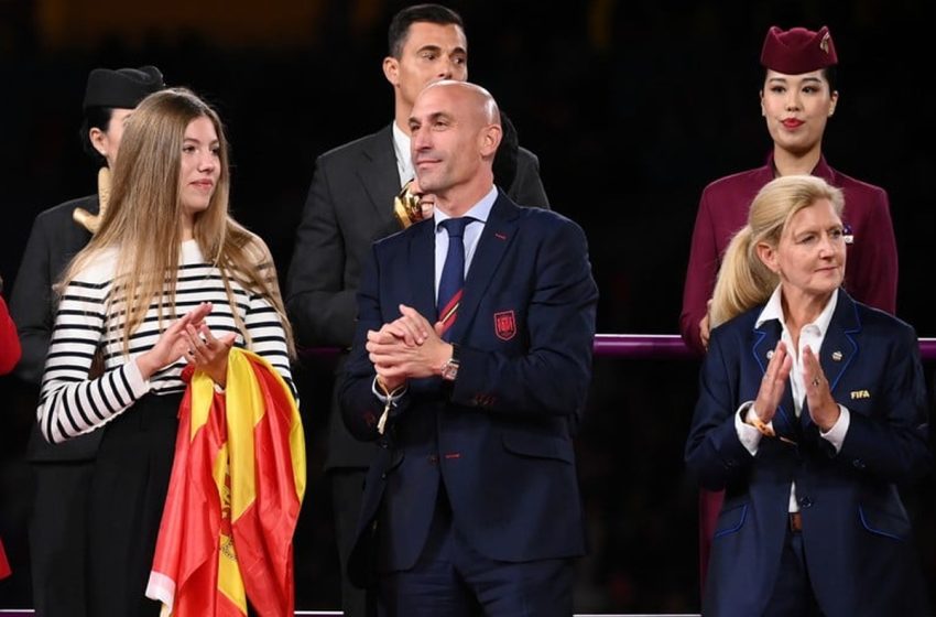  الفيفا يبدأ إجراءات تأديبية ضد رئيس الإتحاد الإسباني لكرة القدم
