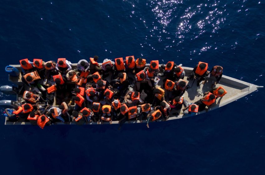  تونس: إنتشال جثث 5 مهاجرين وفقدان 7 آخرين في تحطم قارب للهجرة غير الشرعية