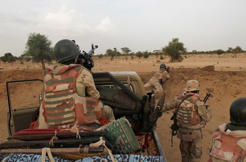  جنوب غرب النيجر: مقتل 12 جنديا في كمين نصبه مسلحون يرجح أنهم إرهابيون