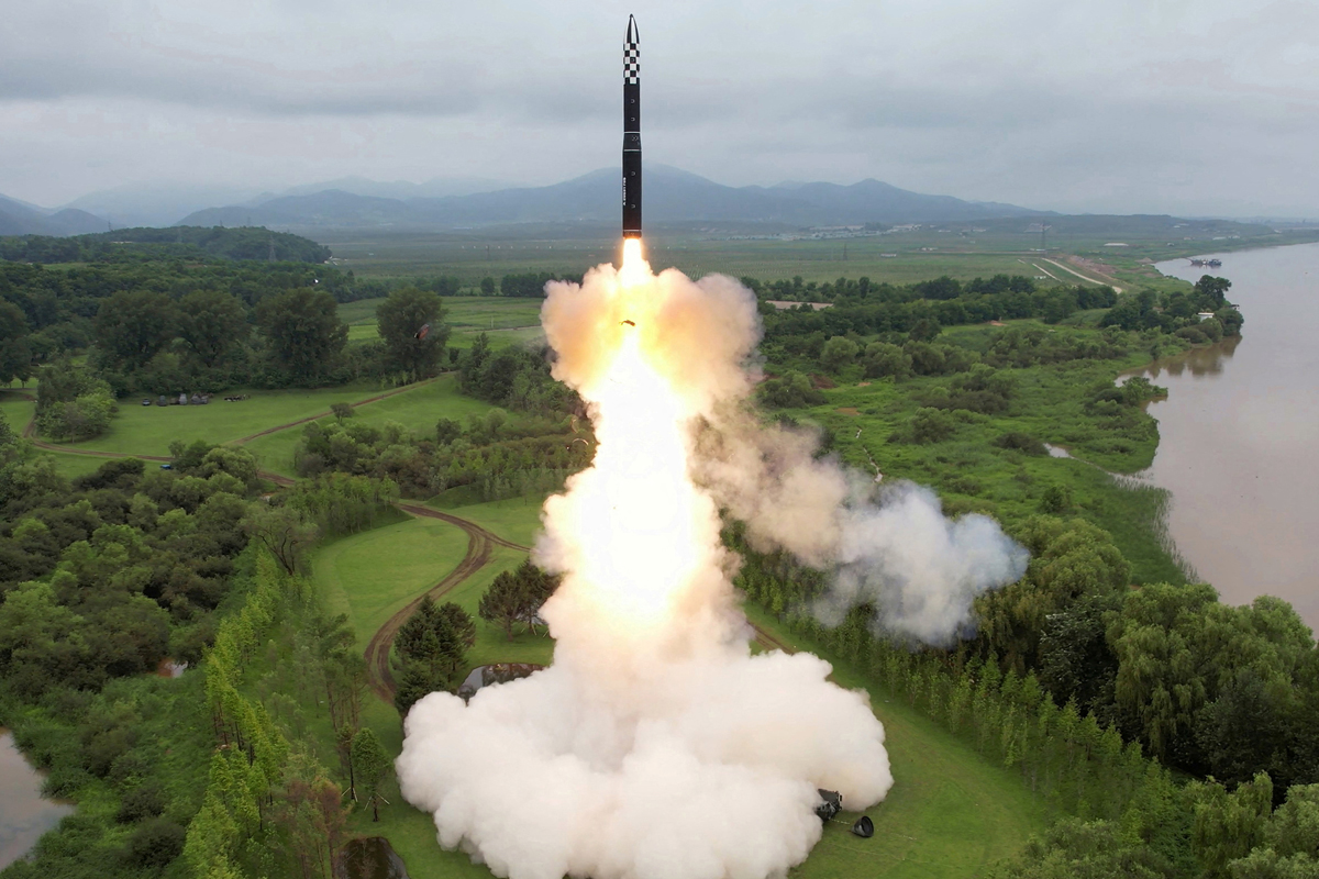 كوريا الشمالية تطلق عدة صواريخ باليستية قصيرة المدى باتجاه البحر الشرقي