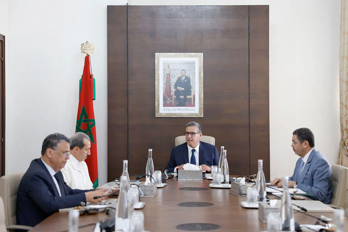رئيس الحكومة يعقد اجتماعا في إطار تنزيل مضامين الرسالة الملكية المتعلقة بإعادة النظر في مدونة الأسرة