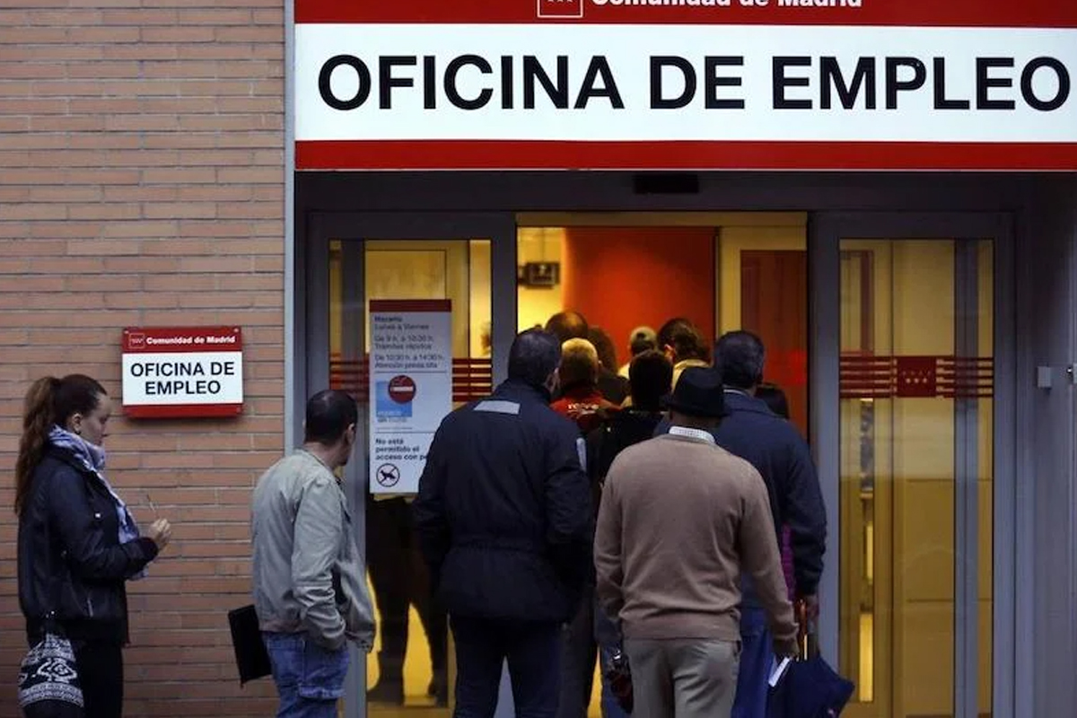 المغاربة في صدارة العمال الأجانب المسجلين في الضمان الاجتماعي الإسباني