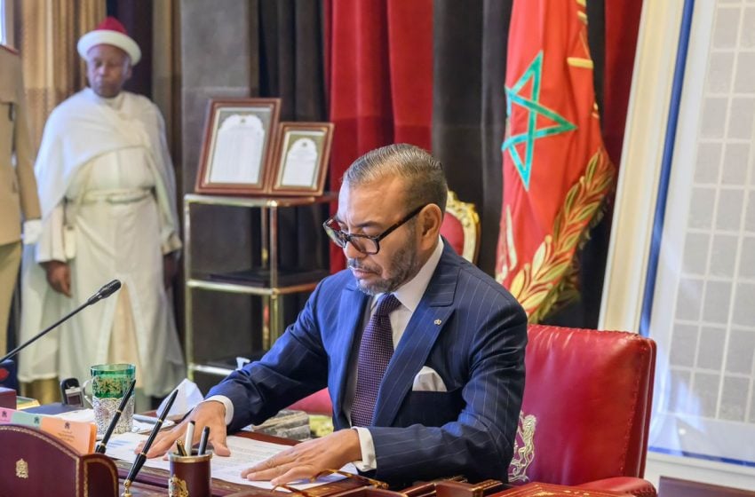 الملك محمد السادس يبعث برقية شكر وامتنان إلى قائد مجموعة الإنقاذ والإغاثة القطرية الدولية