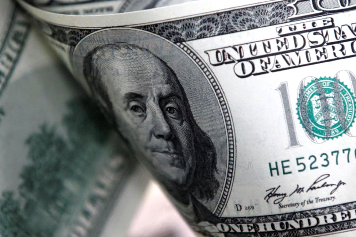 الدولار يسجل أعلى مستوى له في خمسة أشهر بعد مبيعات التجزئة الأمريكية
