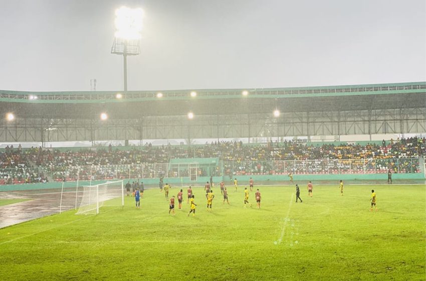 كأس الكونفيدرالية الإفريقية: نهضة بركان يتعادل مع بندل النيجيري