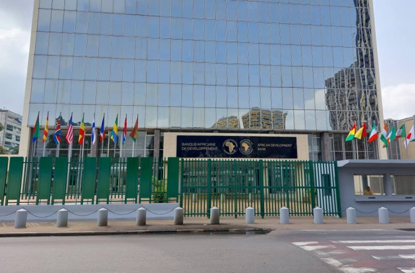 المغرب والبنك الإفريقي للتنمية يوقعان على ثلاث اتفاقيات تمويل