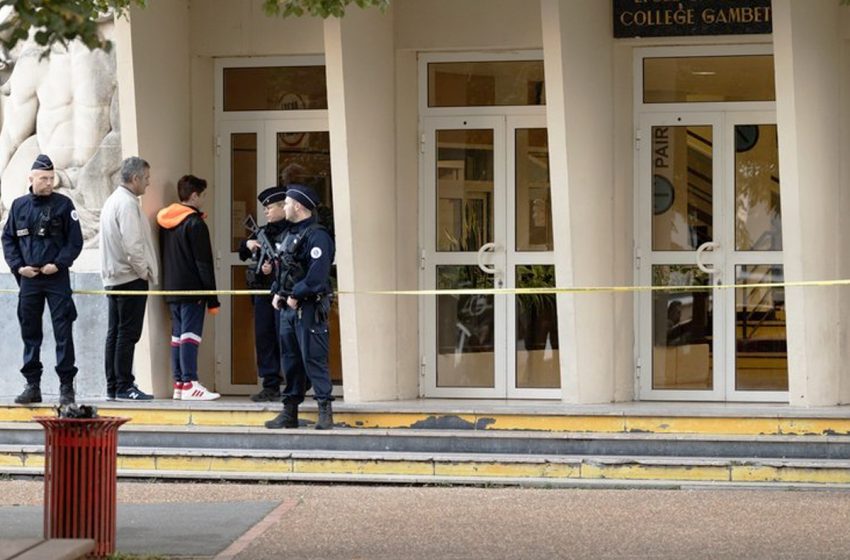  القضاء الفرنسي يوجه تهمة الاغتيال على صلة بمشروع إرهابي لمنفد الهجوم بالسكين