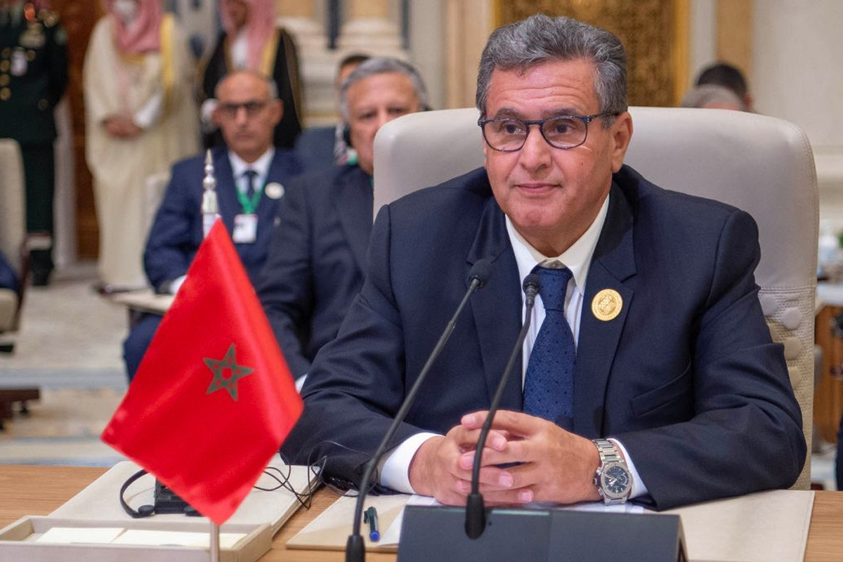 رئيس الحكومة يحل بالمنامة لتمثيل صاحب الجلالة في القمة العربية