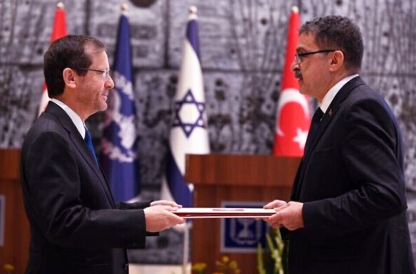 تركيا تستدعي سفيرها لدى إسرائيل للتشاور