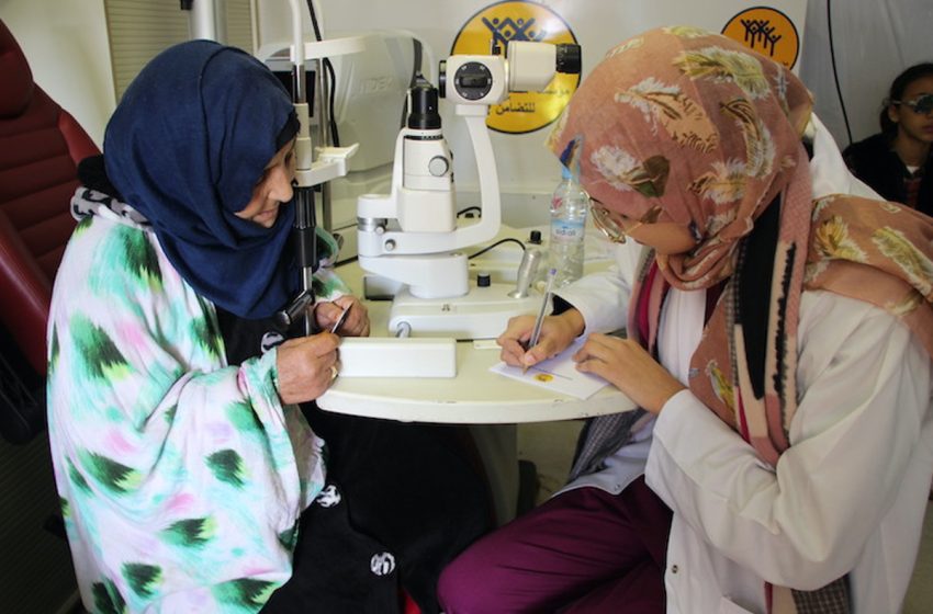 مؤسسة محمد الخامس للتضامن تنظم حملة طبية لجراحة المياه الزرقاء لفائدة ساكنة الدواوير المنكوبة بالحوز