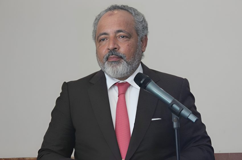  وزير خارجية جزر القمر الأسبق: حان الوقت للاتحاد الإفريقي لاتخاذ قرار طرد الجمهورية الوهمية