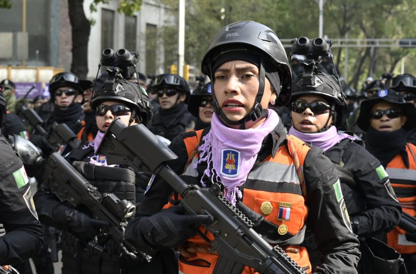 مصرع 12 شخصا وإصابة 15 آخرين في إطلاق نار وسط
