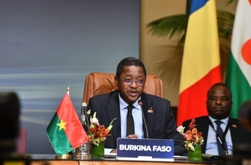  وزير خارجية بوركينا فاسو: المبادرة الأطلسية لجلالة الملك لفائدة بلدان الساحل تتميز بالوجاهة