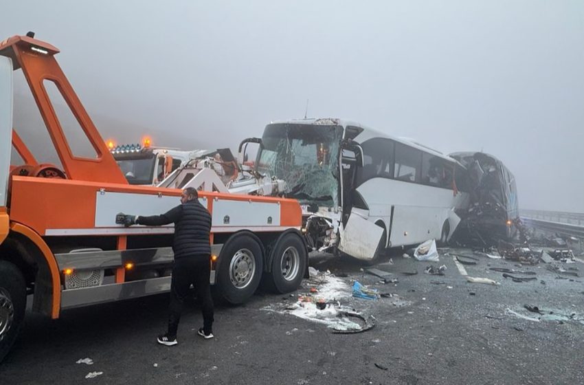 تركيا: مصرع 10 أشخاص وإصابة العشرات في حادثة سير