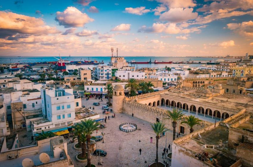 تونس تعتزم رفع سن التقاعد إلى 62 عاما في القطاع الخاص