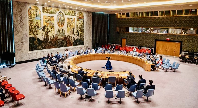  مجلس الأمن يطالب بالوقف الفوري للهجمات في البحر الأحمر