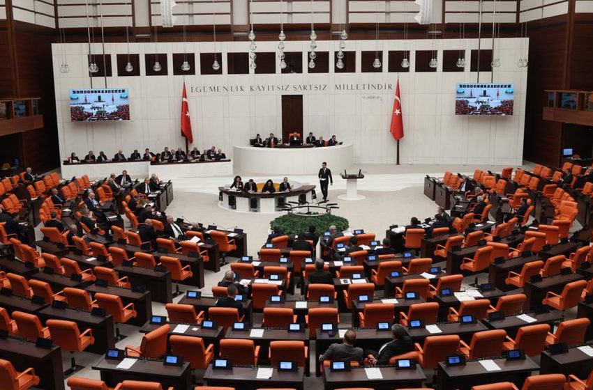 البرلمان التركي يصادق على طلب انضمام السويد إلى حلف الناتو