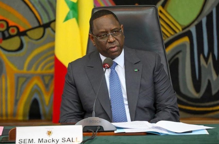  الرئيس السنغالي يدعو إلى التصويت يوم الأحد في هدوء وسكينة