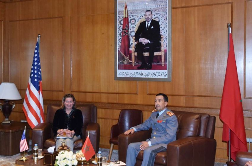  الفريق أول المفتش العام للقوات المسلحة الملكية يتباحث مع نائبة مساعد وزير الدفاع الأمريكي للشؤون الإفريقية