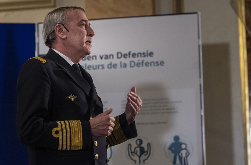 الفريق أول المفتش العام للقوات المسلحة الملكية يتباحث مع رئيس أركان الدفاع البلجيكي