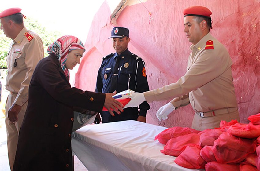  الحرس الملكي يقوم بتوزيع وجبات إفطار يوميا لفائدة الأشخاص المعوزين بعدة مدن مغربية