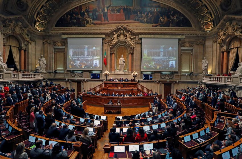  البرتغال: الحزبان الرئيسيان يتفقان على تقاسم رئاسة البرلمان لتجاوز المأزق السياسي