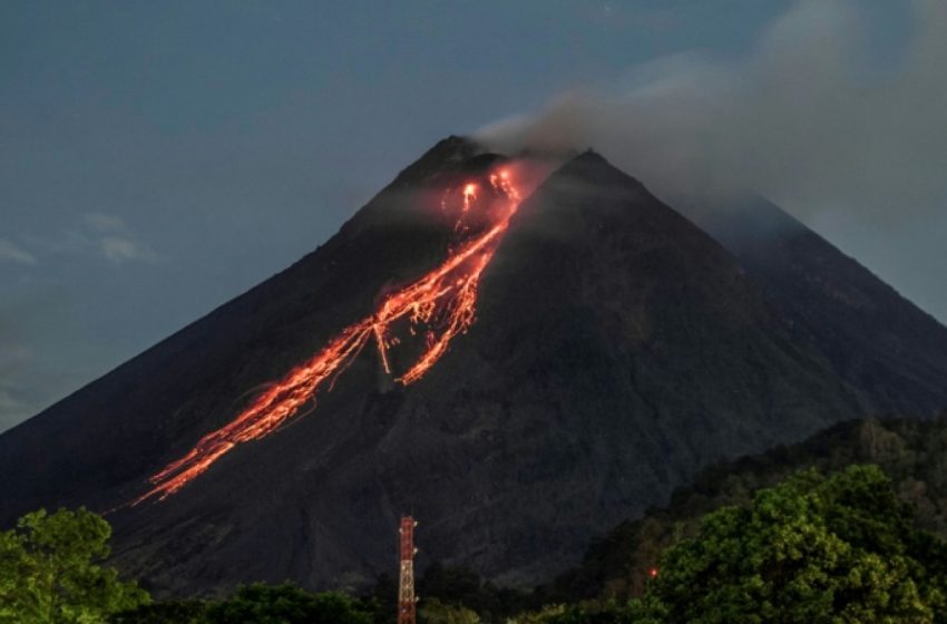  ثوران بركان سيميرو في جزيرة جاوة الإندونيسية 3 مرات في غضون 3 ساعات