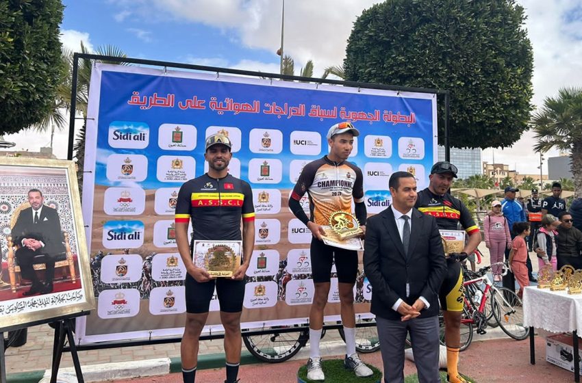 البطولة الجهوية للدراجات بالعيون: فوز الدراجين عبد الفتاح الباز وصفاء