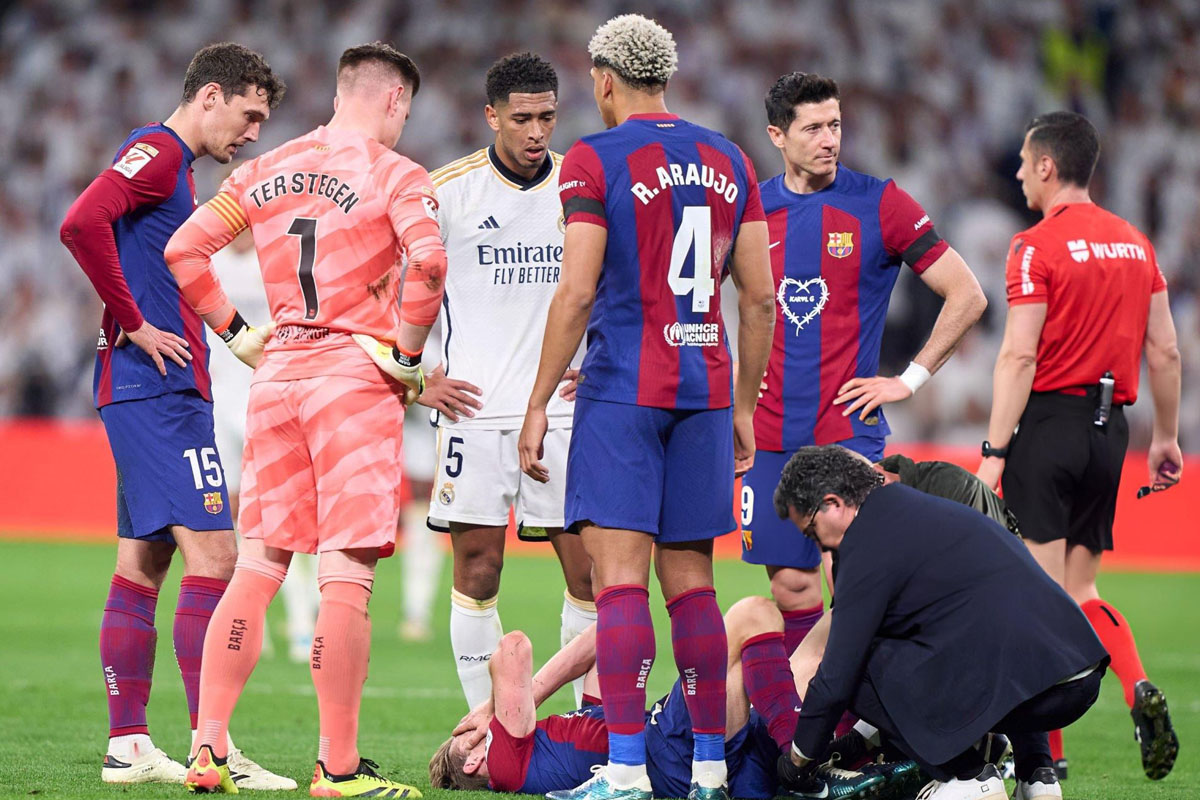 دي يونغ يغيب إلى نهاية الموسم مع برشلونة بعد تعرضه لإصابة في الكاحل خلال الكلاسيكو