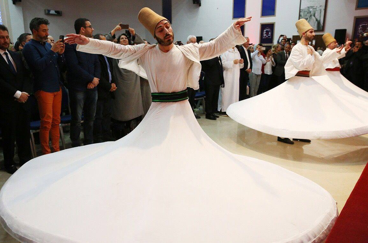 عرض فني بباب الماكينة في افتتاح فعاليات مهرجان فاس للثقافة الصوفية