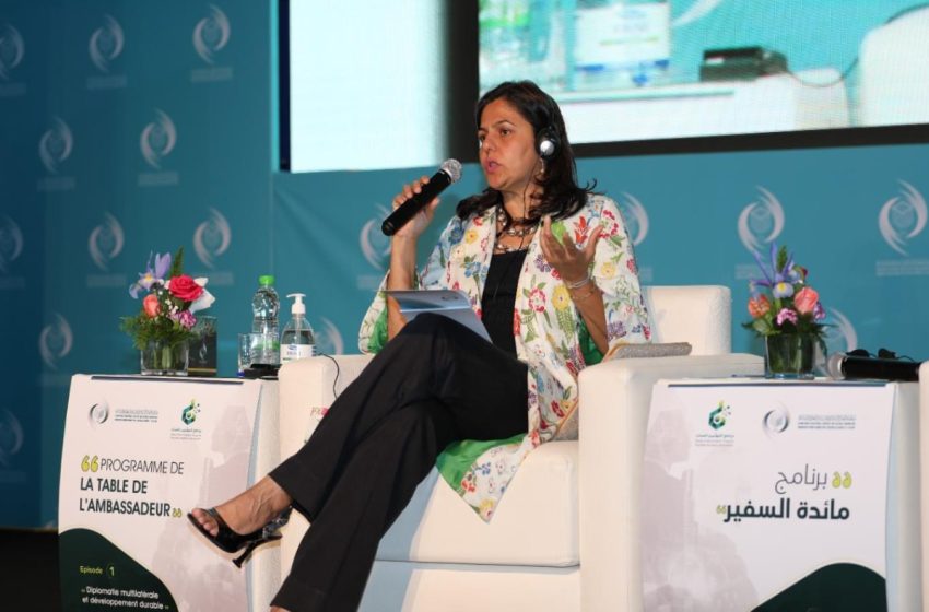 توشيح سفيرة ماليزيا السابقة بالمغرب بالوسام العلوي من درجة الحمالة