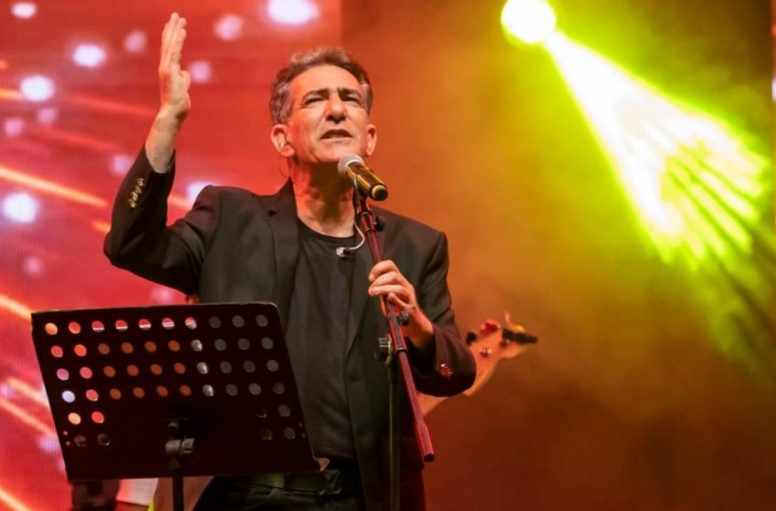 نعمان لحلو يتحف جمهور المهرجان الوطني للفنون الشعبية بباقة من