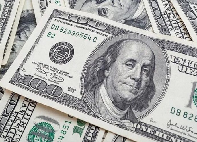 الدولار يتجه لتحقيق مكاسب أسبوعية قبل محادثات بين الولايات المتحدة والصين