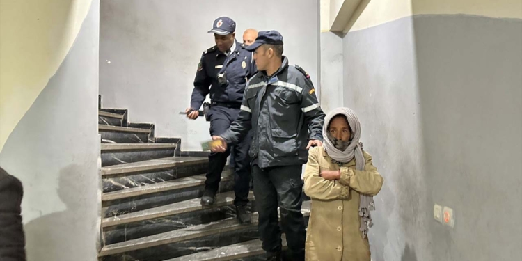  الحسيمة .. حملة متواصلة لحماية الأشخاص بدون مأوى من موجة البرد
