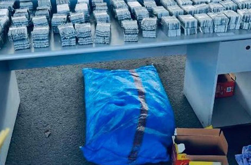  الميناء البحري بني أنصار .. إجهاض محاولة لتهريب أزيد من 53 ألف قرص مهلوس (بلاغ)