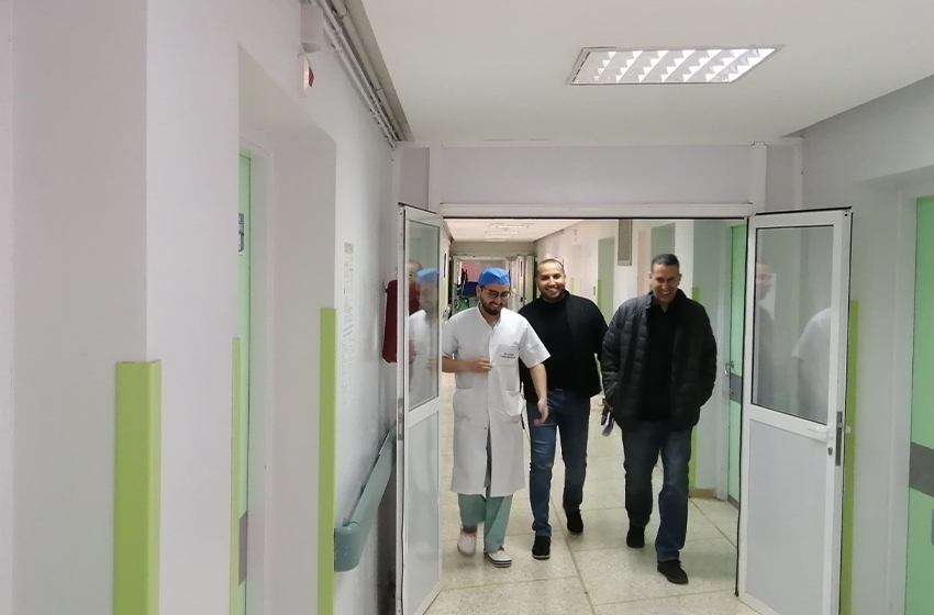 نجاح عملية إعادة زرع يد مبتورة بالمركز الاستشفائي الجامعي محمد