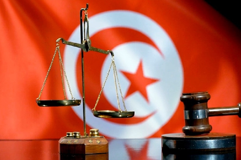 السطات القضائية التونسية ترفض الافراج عن محام معتقل على خلفية تصريحات حول ملف “التآمر على أمن الدولة” (هيئة الدفاع )