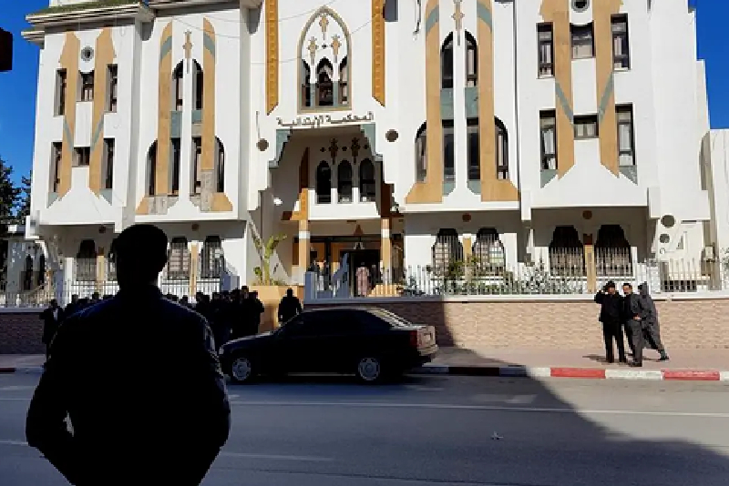 الحسيمة.. توقيف شخص مشتبه في تسييره لمجموعات ب”الواتساب” تعمل على تلقي وتسريب الأجوبة الخاصة بامتحانات البكالوريا (بلاغ لوكيل الملك)