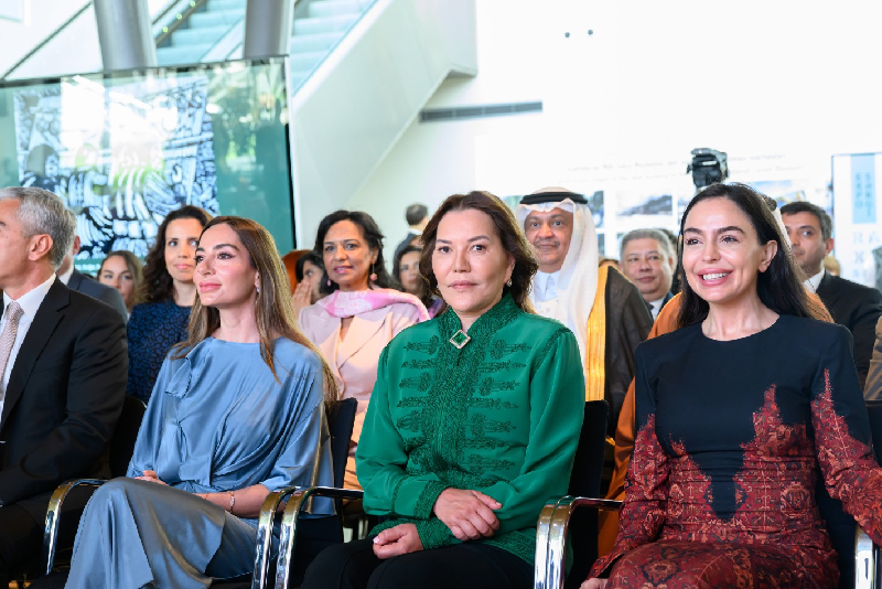 صاحبة السمو الملكي الأميرة للا حسناء تزور بباكو المركز الدولي لفن “الموغام”