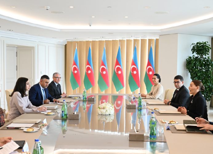 صاحبة السمو الملكي الأميرة للا حسناء تلتقي بباكو فخامة السيدة مهريبان علييفا السيدة الأولى لجمهورية أذربيجان ورئيسة مؤسسة حيدر علييف