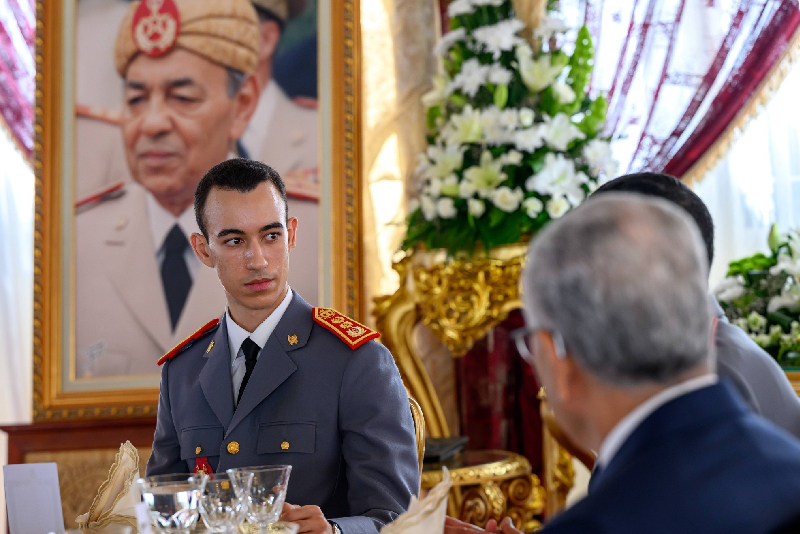 صاحب السمو الملكي ولي العهد الأمير مولاي الحسن يترأس مأدبة غداء أقامها جلالة الملك بمناسبة الذكرى الـ 69 لتأسيس القوات المسلحة الملكية