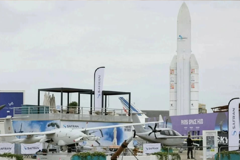 افتتاح الدورة 55 للمعرض الدولي للطيران والفضاء “لو بورجيه” بمشاركة مغربية وازنة