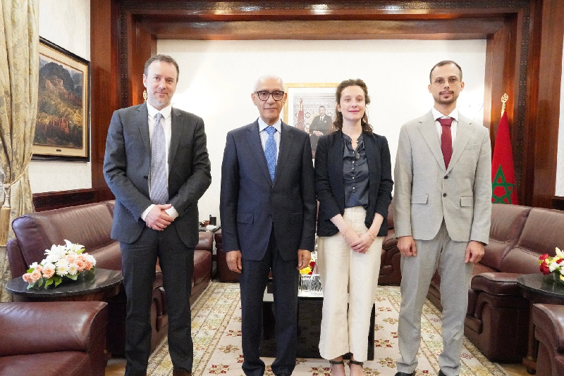 رئيس مجلس النواب يجري مباحثات مع فريق عمل من منظمة (الإنتوساي) ومنظمة التعاون والتنمية الاقتصادية