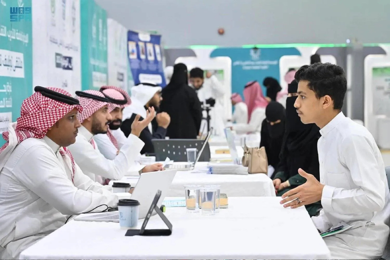 السعوديات يدفعن البطالة بين مواطني المملكة لأدنى مستوى عند 6.3 في المئة