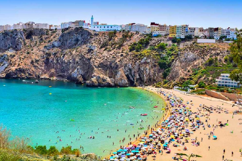 شاطئ كيمادو بالحسيمة يحتضن يوما تحسيسيا لفائدة الأطفال في وضعية إعاقة