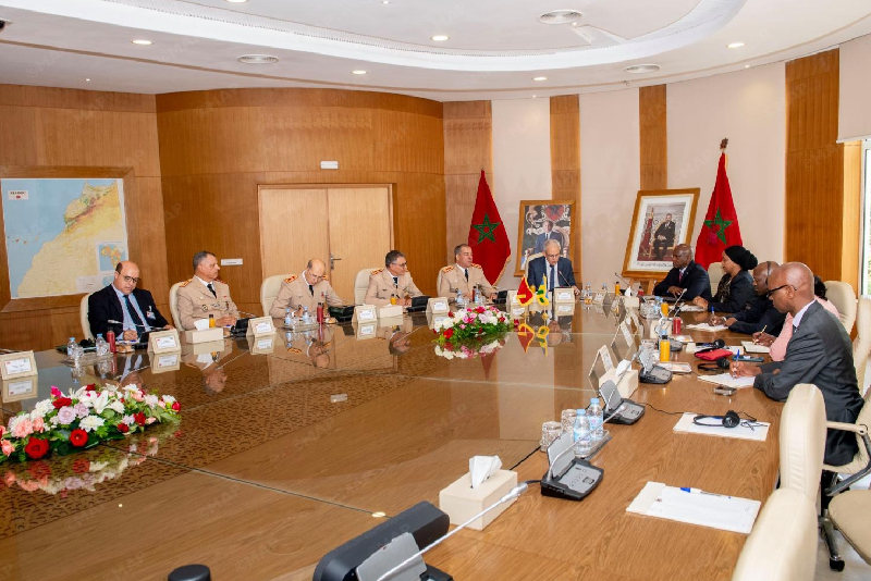 السيد لوديي يستقبل وزير دفاع جمهورية رواندا