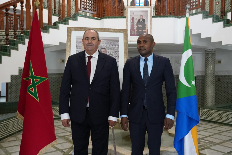 الرباط: تعزيز التعاون الأكاديمي محور مباحثات بين السيد الميداوي والوزير القمري للشؤون الخارجية