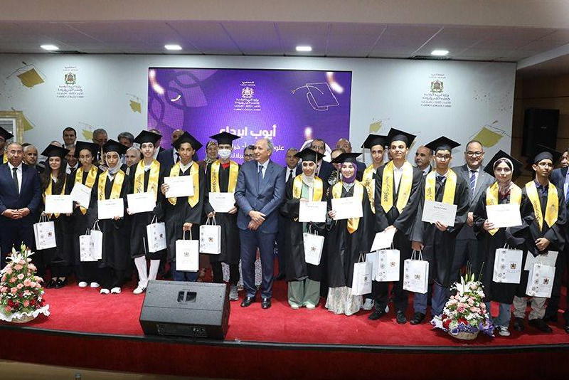 تتويج المتفوقين في الدورة العادية للبكالوريا احتفاء بالمجهودات الفردية للتلاميذ وبالانخراط الجماعي للطاقم التربوي (السيد برادة)