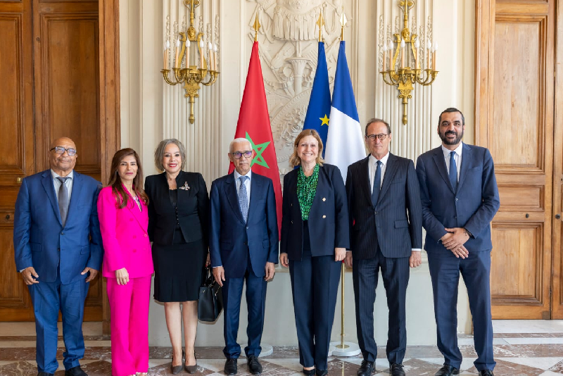 السيد الطالبي العلمي يجري مباحثات في باريس مع رئيسة الجمعية