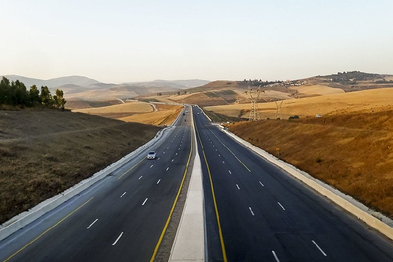 الطريق السريع تزنيت-الداخلة، رافعة مهيكلة لتعزيز الدينامية السوسيو – اقتصادية للأقاليم الجنوبية للمملكة